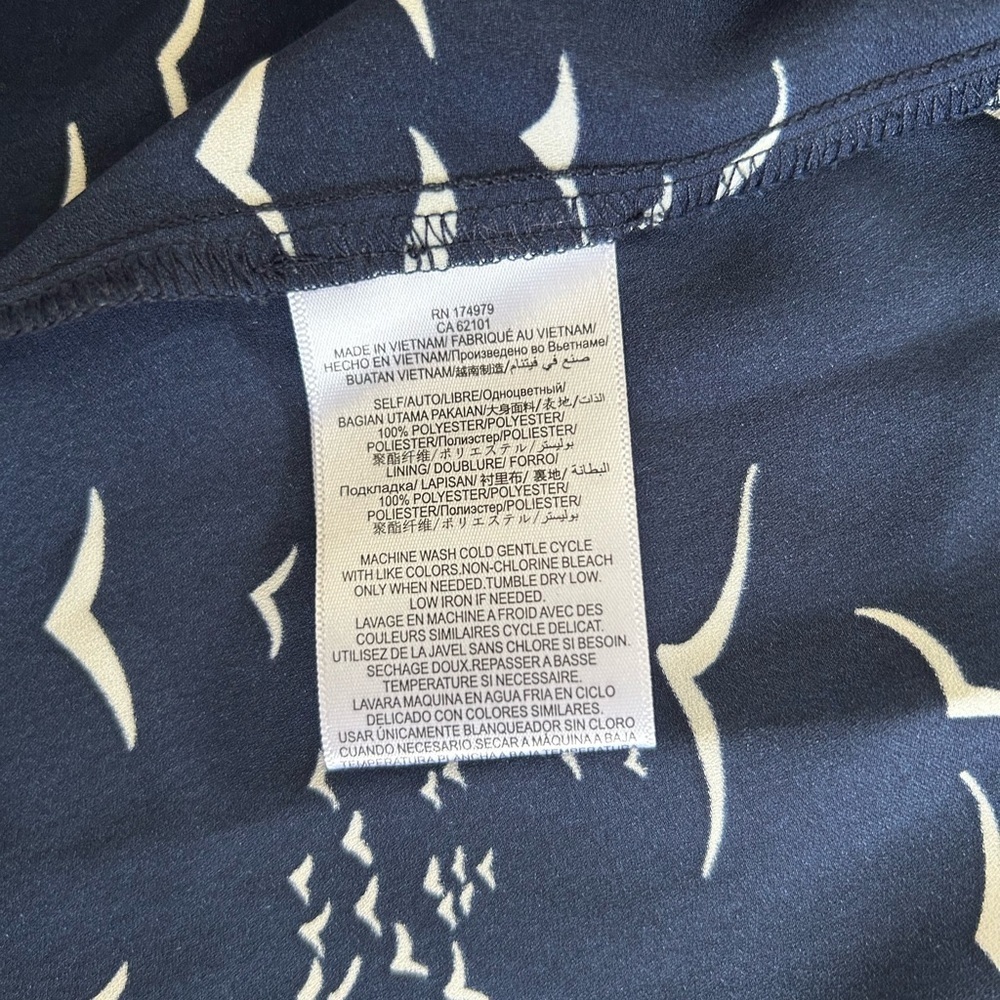 NWT BCBGeneration Wrap Dress in Sz 6 Navy with Bird Print - Picture 7 of 11